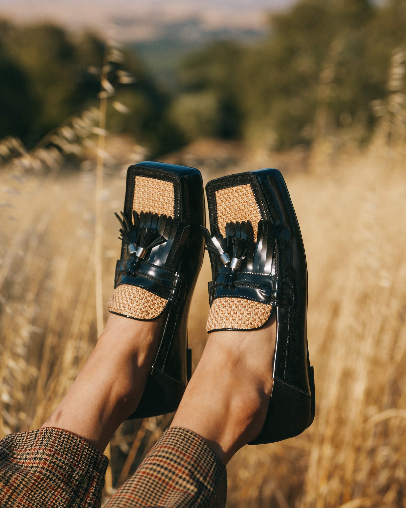 Simone Black/Tan Leather Raffia Tassel Loafers