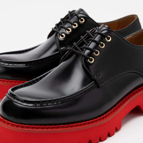 Luca Black/Red Horse Lug Derby