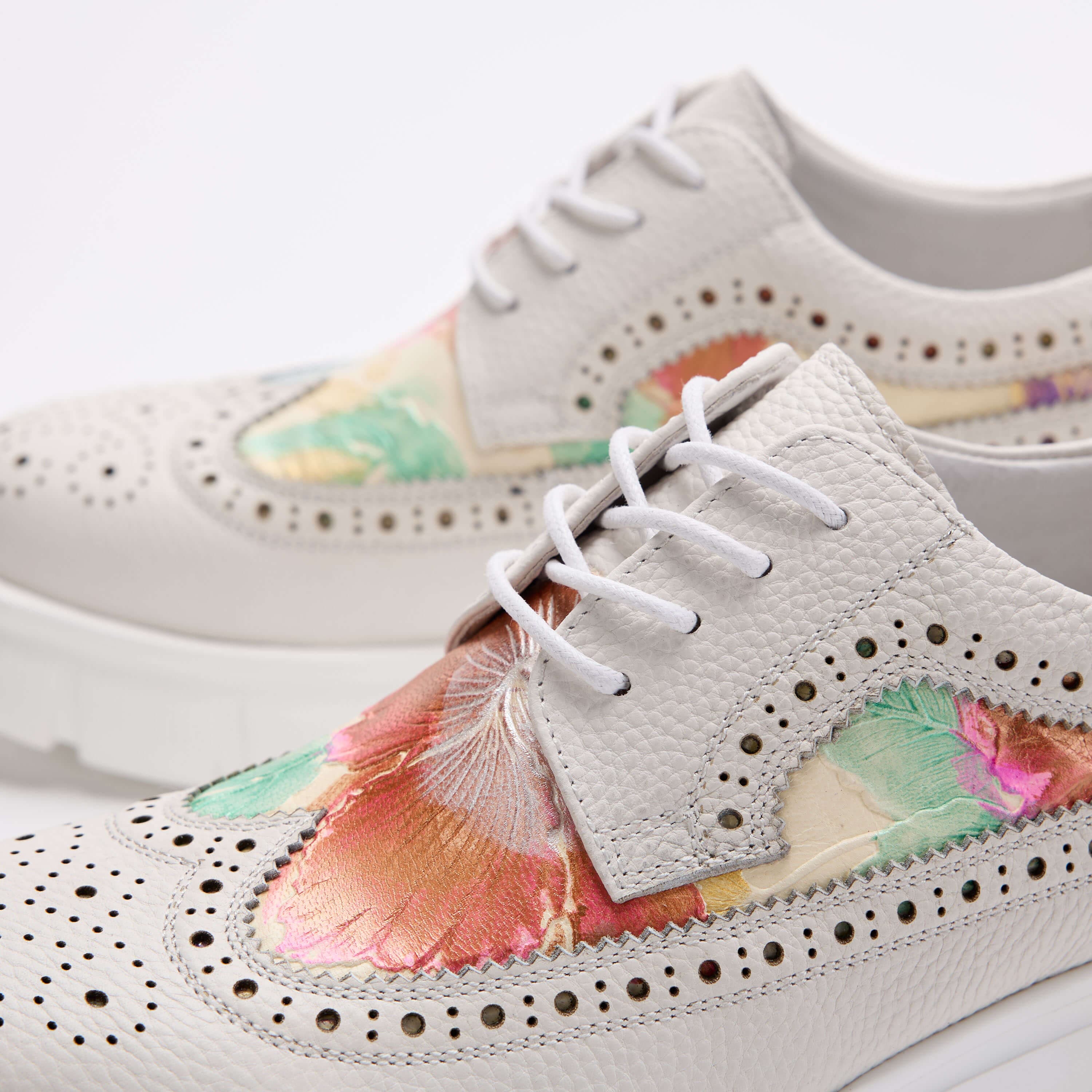 Women Cream/Floral Lug Dress Shoes