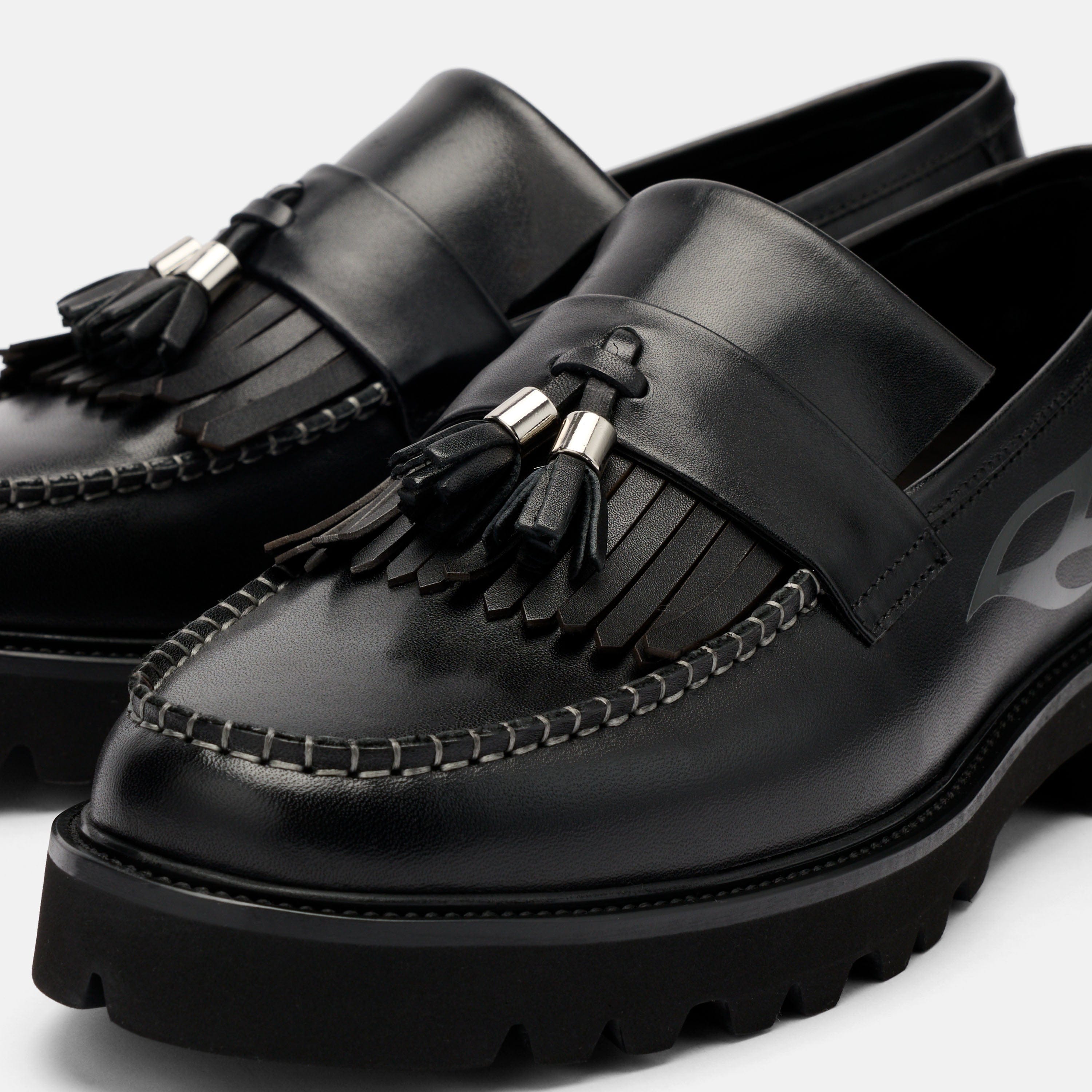 Journey Fuego Noir Leather Lug Tassel Loafer
