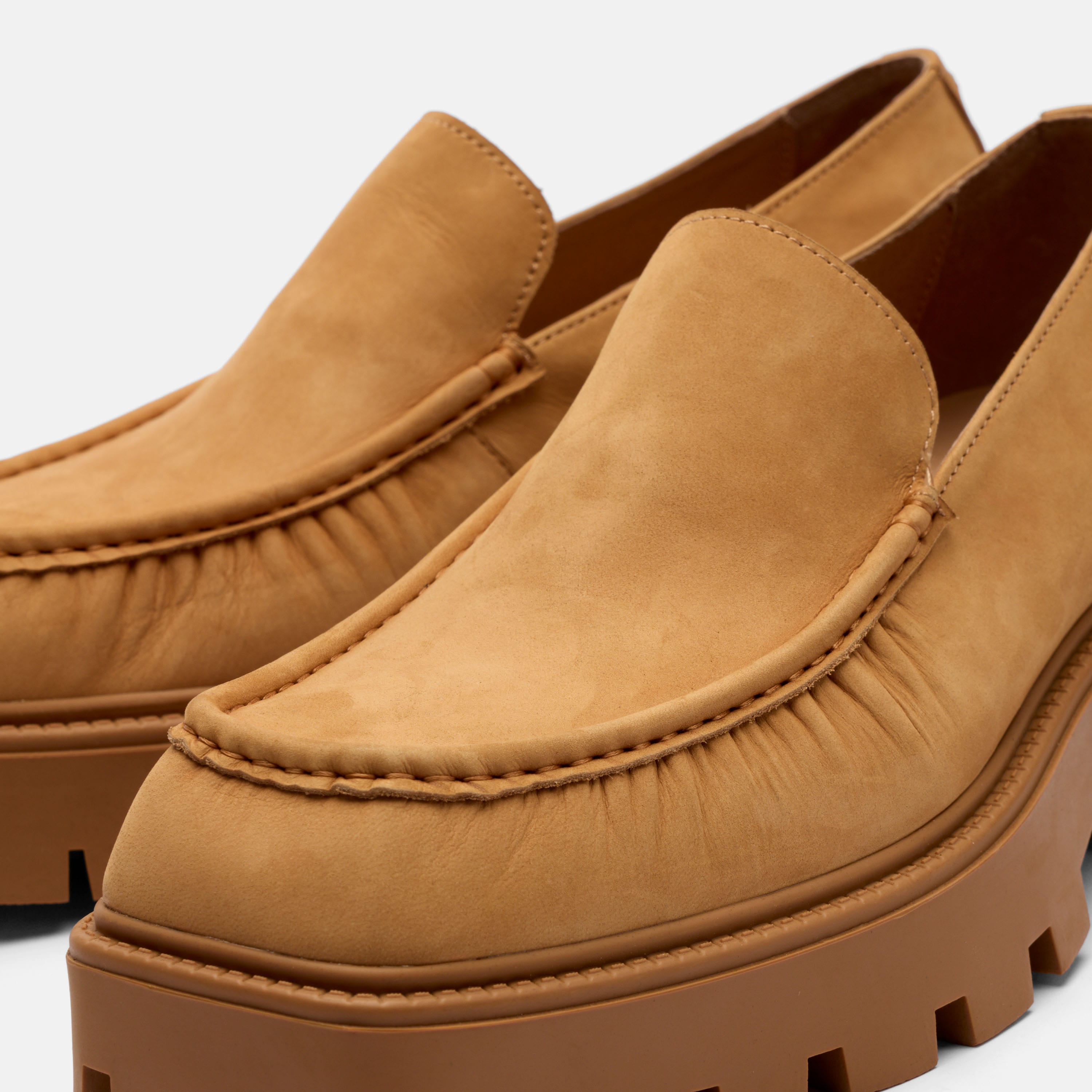 Mercer Wheat Leather Pleated Loafer
