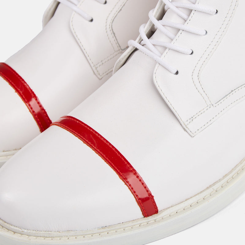 White shoes outlet with red stripes