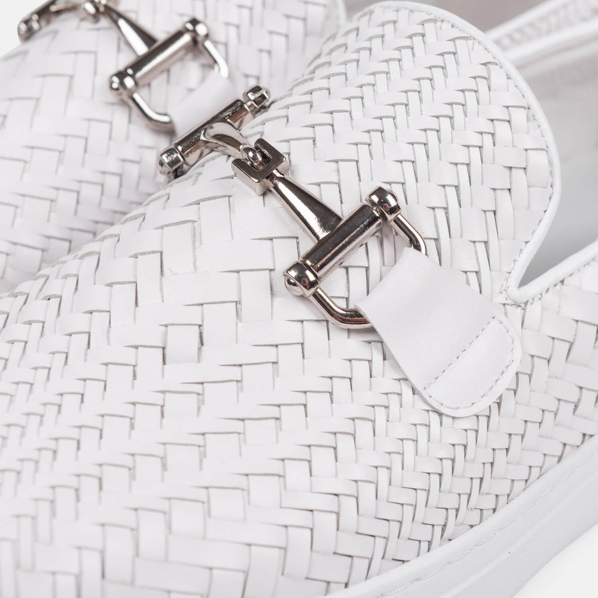 CORRENTE Genuine Ostrich Leather Round Toe Horse Bit White Loafer